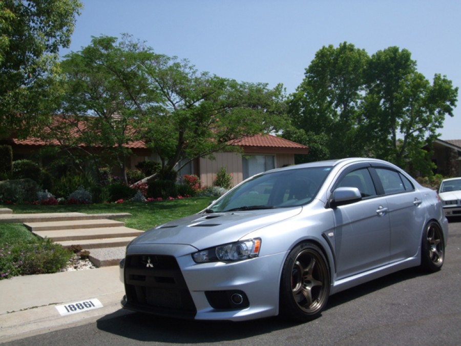 Mitsubishi Lancer Evolution X rines 5Zigen FN01R-C 18″ 9.5J ET12 255/40