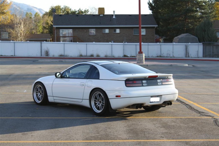 Nissan 300ZX rines Enkei RPF1 17″ 9J ET22 245/40 10J ET38 265/40
