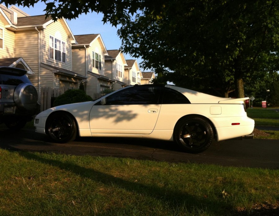 Nissan 300ZX rines Rota Grid 18″ 9.5J ET20 235/35 235/45