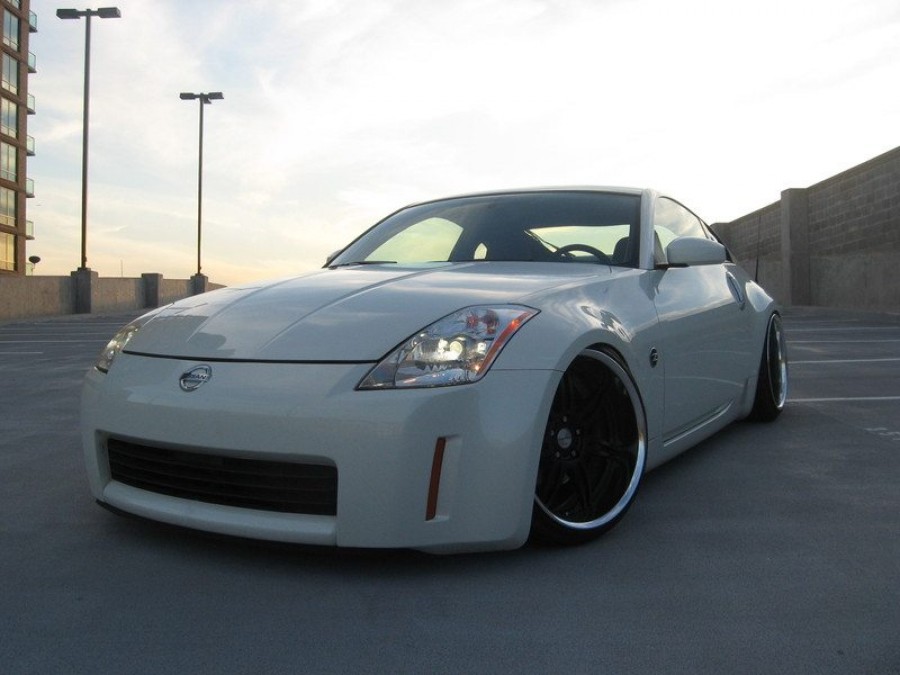 Nissan 350Z rines Work Varianza T1S 19″ 9.5J ET4 225/35 10.5J ET-2 245/35