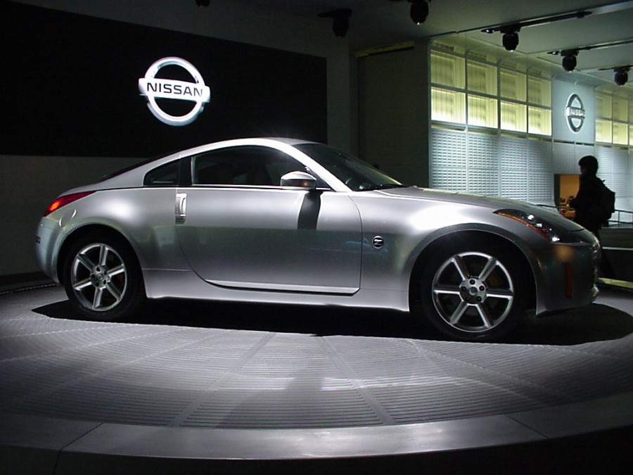 Nissan 350Z rines XXR 527 18″ 8.5J ET10 210/55 9.5J ET-10 295/60