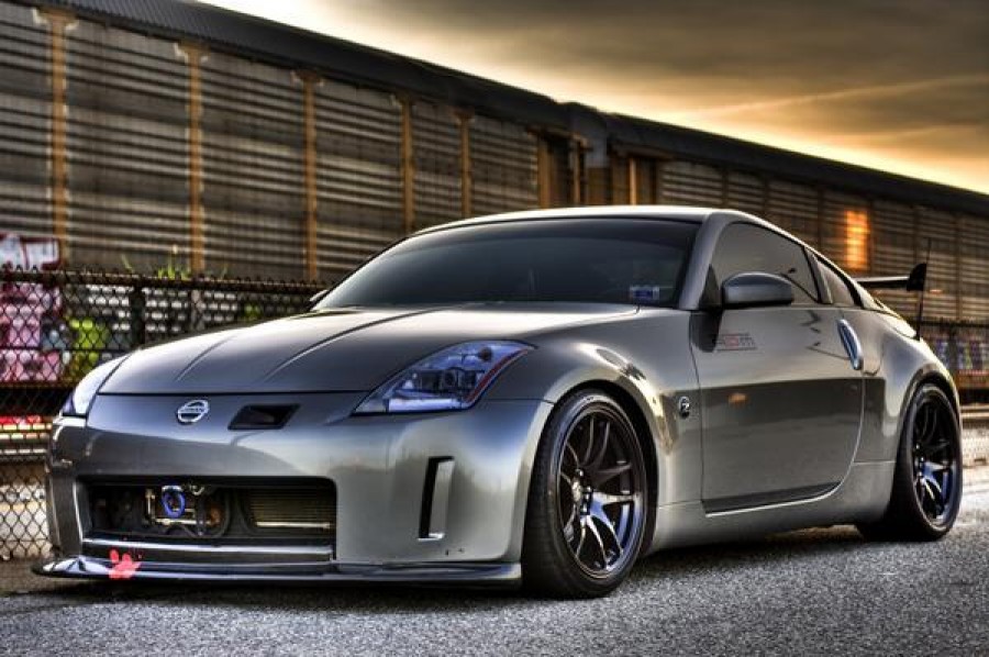 Nissan 350Z rines Rota Torque R 18″ 9.5J ET20 255/35 295/30