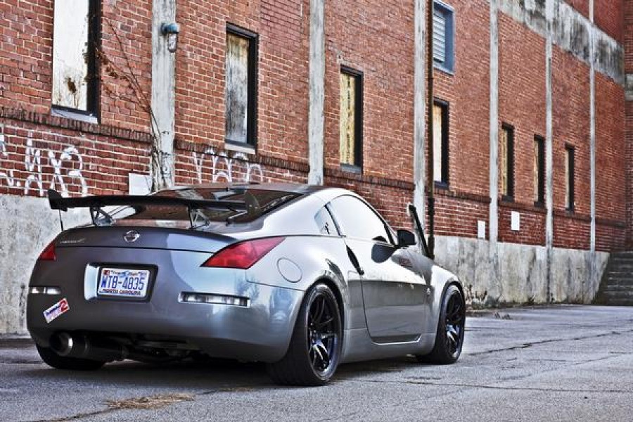 Nissan 350Z rines Rota Torque R 18″ 9.5J ET20 255/35 295/30