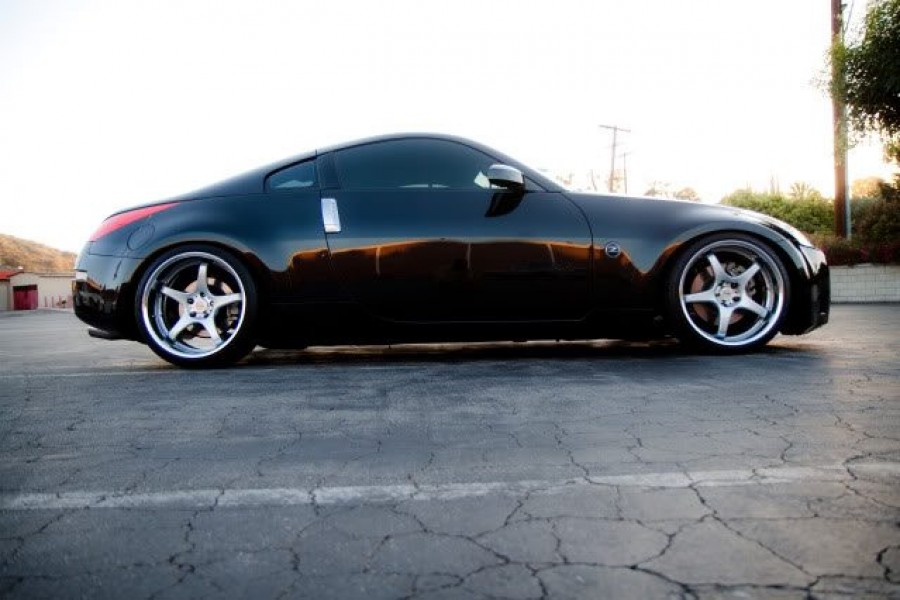 Nissan 350Z rines AME Circlar Spec R 19″ 9J ET-1 225/35 10J ET-8 245/35