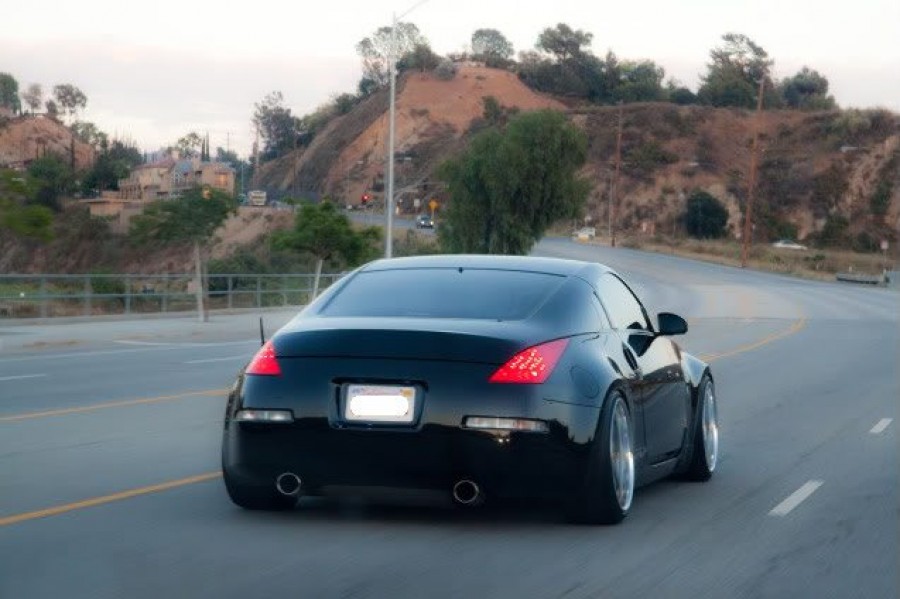 Nissan 350Z rines AME Circlar Spec R 19″ 9J ET-1 225/35 10J ET-8 245/35