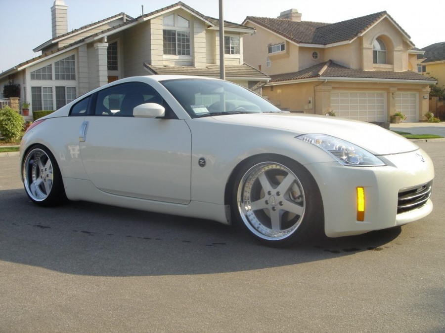 Nissan 350Z rines Work Equip 05 19″ 9.5J ET19 245/35 11J ET20 275/30