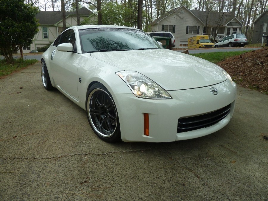 Nissan 350Z rines Avant Garde M560 19″ 9.5J ET20 275/30 11J ET18 305/30