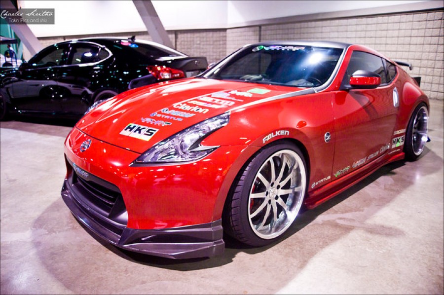 Nissan 370Z rines Venaci VG10 20″ 9.5J ET20 245/35 11J ET15 285/30