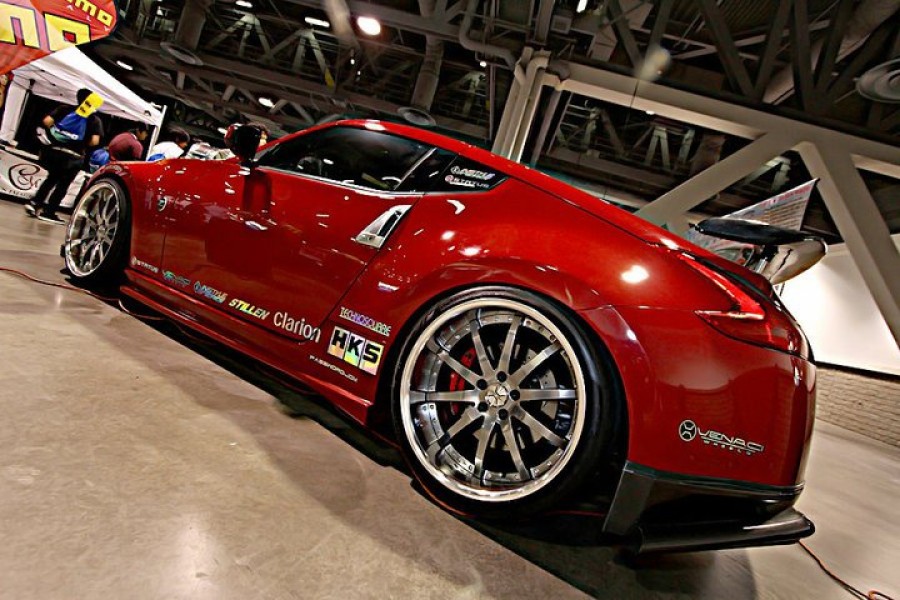 Nissan 370Z rines Venaci VG10 20″ 9.5J ET20 245/35 11J ET15 285/30