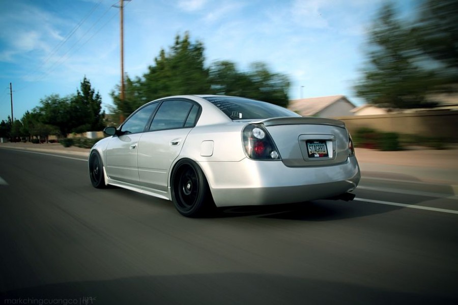 Nissan Altima L31 rines ADR M-Sport 18″ 8.5J ET35 245/45 9.5J ET45 245/40