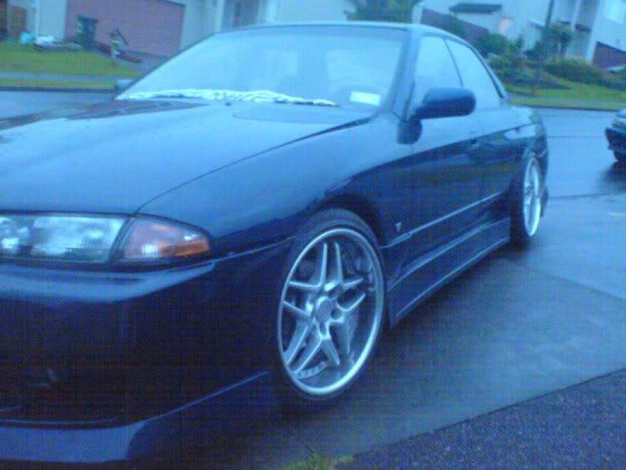 Nissan Skyline R32 roues Blitz BRW Type 03 R18 9J ET22 225/40 10J 245/40 sedan 