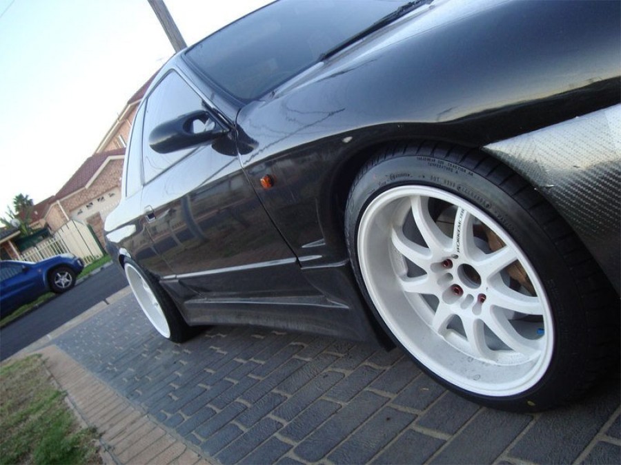 Nissan Skyline R32 roues Work Emotion XD9 R17 9.5J ET15 225/45 R18 10J ET18 235/40 coupe 