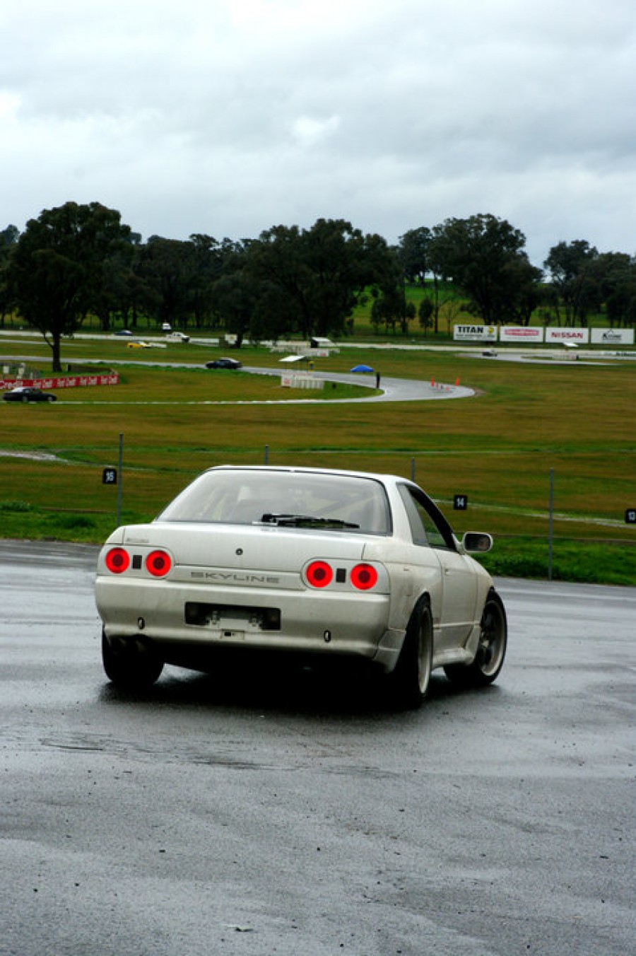 Nissan Skyline R32 roues Rays Volk Racing GT-7 R17 8J ET15 215/45 9J ET21 235/45 coupe 
