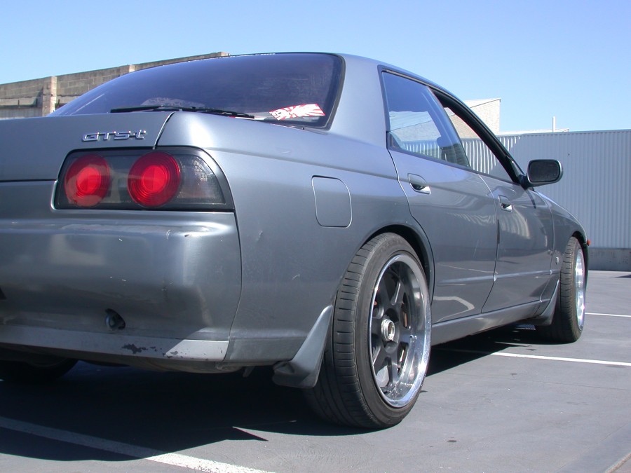 Nissan Skyline R32 roues Rays Volk Racing GT-P R17 9J ET16 225/45 sedan 