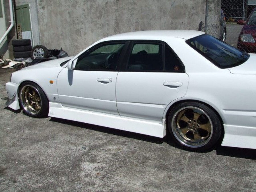 Nissan Skyline R34 roues R18 10.5J ET14 235/40 11.5J 255/35