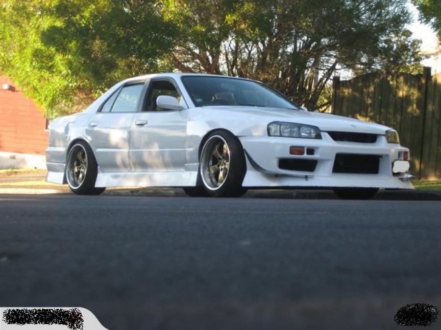 Nissan Skyline R34 roues R18 10.5J ET14 235/40 11.5J 255/35