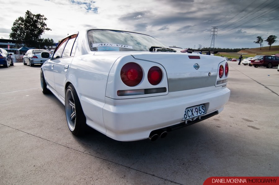 Nissan Skyline R34 roues Do Luck Double Six R18 9.5J ET15 235/40 sedan 