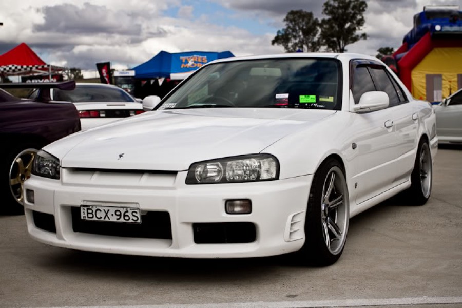 Nissan Skyline R34 roues Do Luck Double Six R18 9.5J ET15 235/40 sedan 