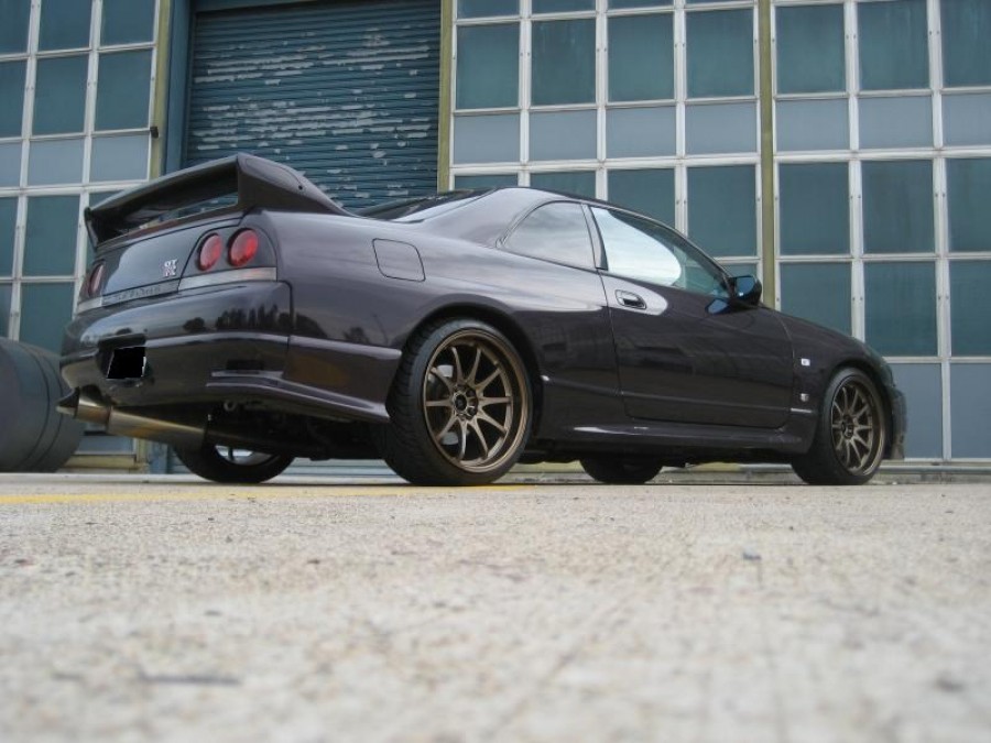 Nissan Skyline R33 roues Rays Volk Racing CE28N R19 10.5J ET22 265/30 GTR 