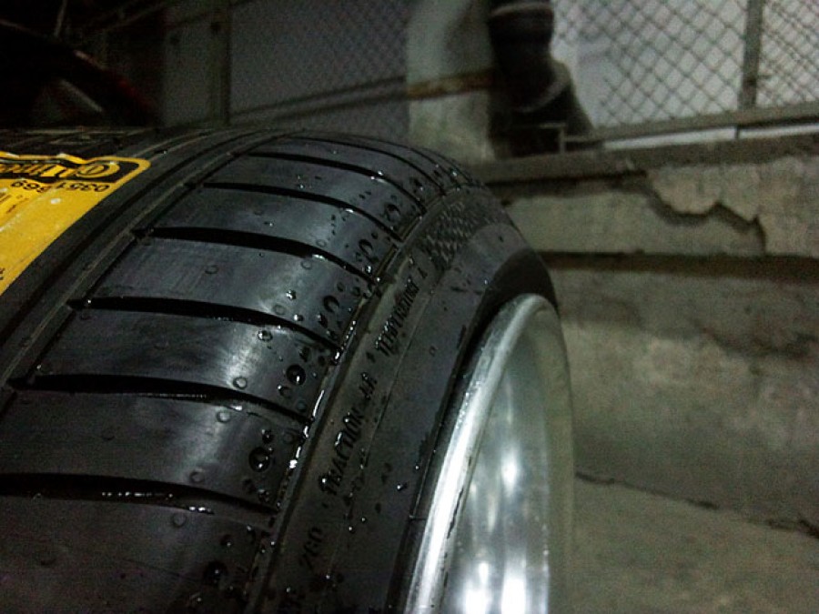 Nissan Skyline R34 roues Work Equip 05 R18 10.5J ET15 255/55 R19 12.5J ET8 295/30 GTR 