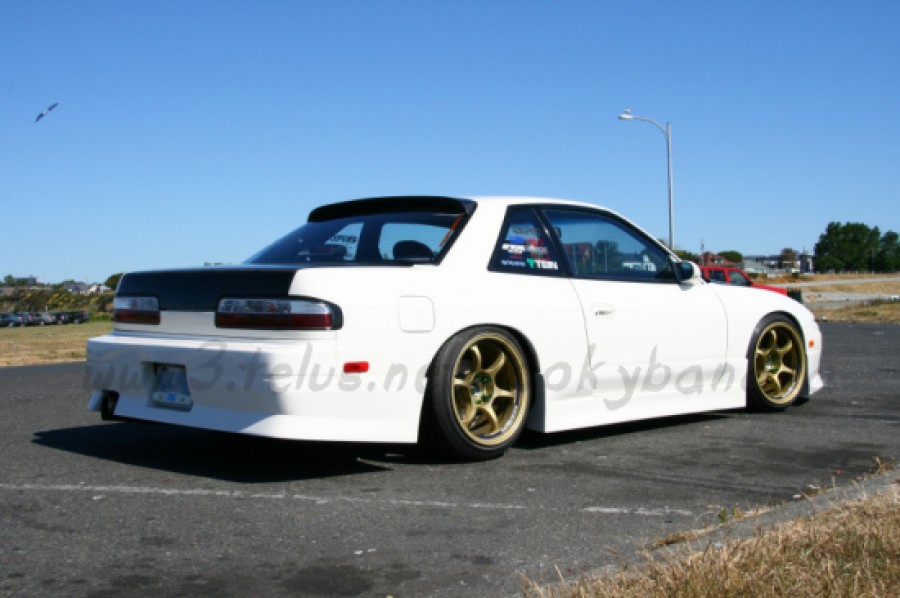 Nissan Silvia S13 roues Advan Yokohama RG R17 9.5J ET24 215/40