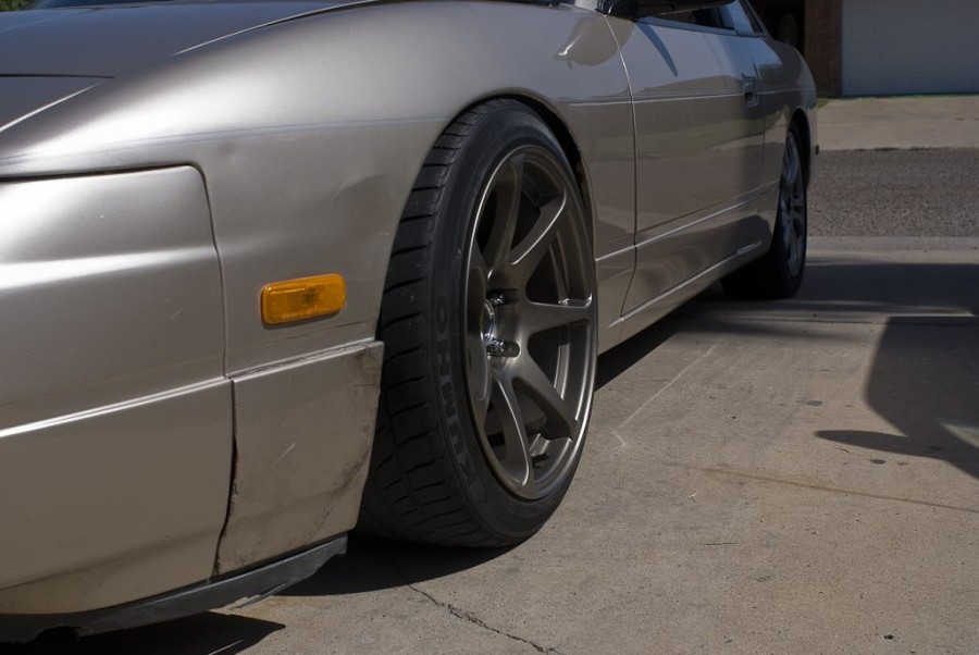 Nissan Silvia S13 roues R17 9.5J ET15 235/40 R18