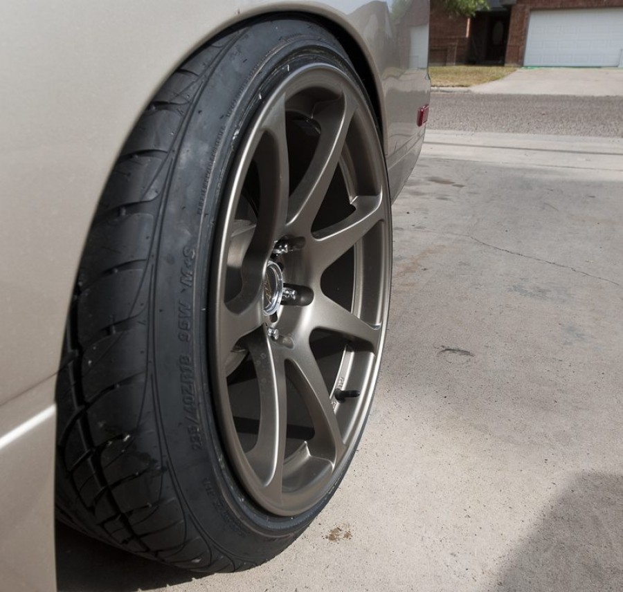 Nissan Silvia S13 roues R17 9.5J ET15 235/40 R18