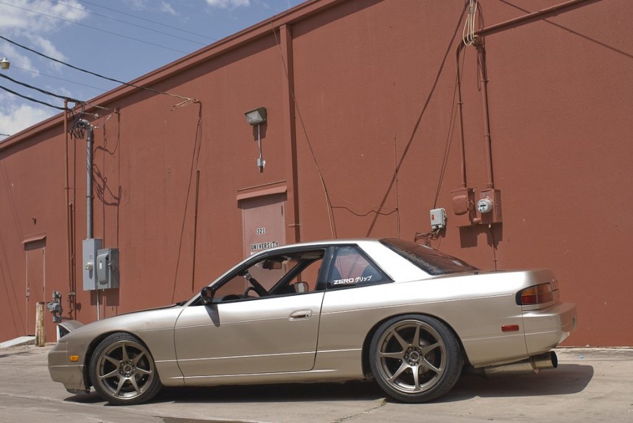 Nissan Silvia S13 roues R17 9.5J ET15 235/40 R18