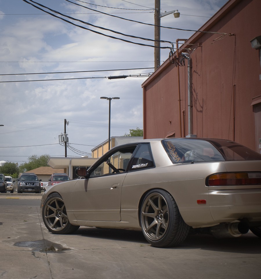 Nissan Silvia S13 roues R17 9.5J ET15 235/40 R18