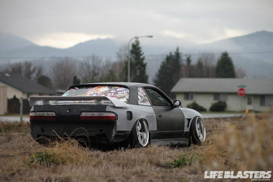 Nissan Silvia S13 roues Work VS-KF R17 10.5J ET-14 215/40 225/45