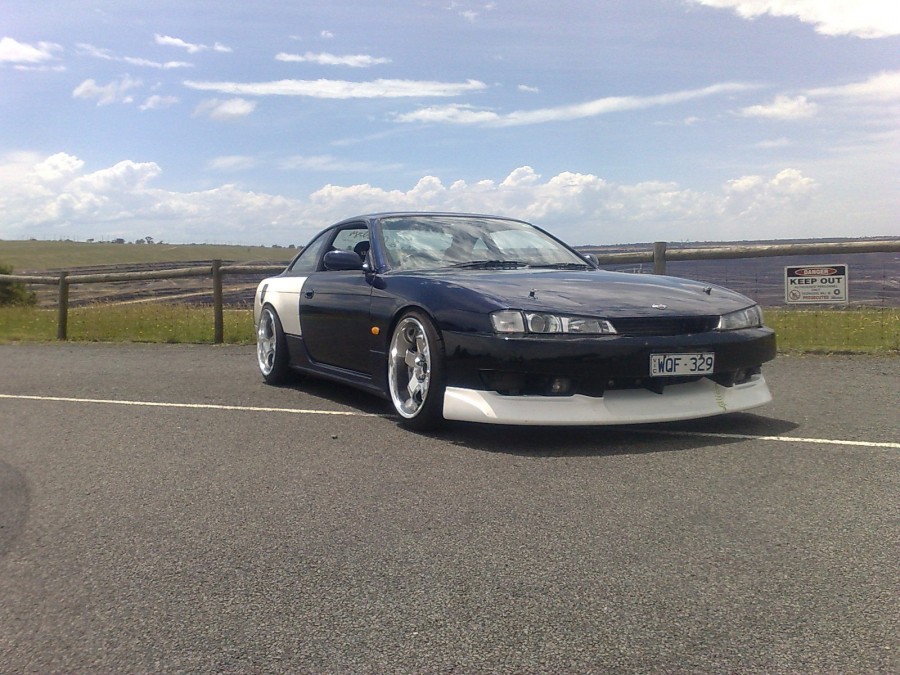 Nissan Silvia S14 roues Garson Deep Racing Ryugi R18 9.5J ET4 225/40 10J ET-4 235/40