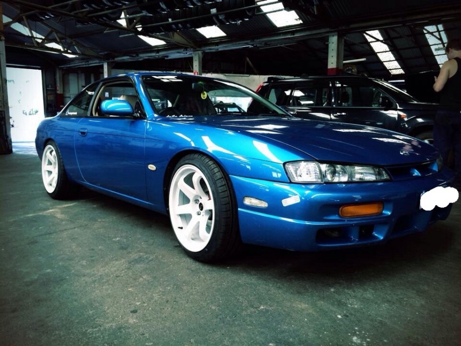 Nissan Silvia S14 roues Rota Grid R18 9.5J ET18 235/40