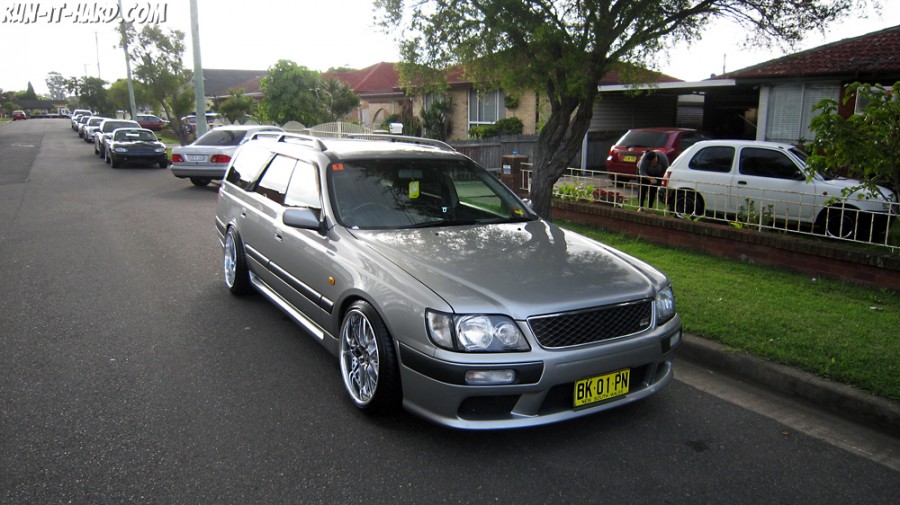 Nissan Stagea WC34 Series 1 roues Weds Sport Kranze Borphes R18 9J ET20 215/40 10J ET21 235/40