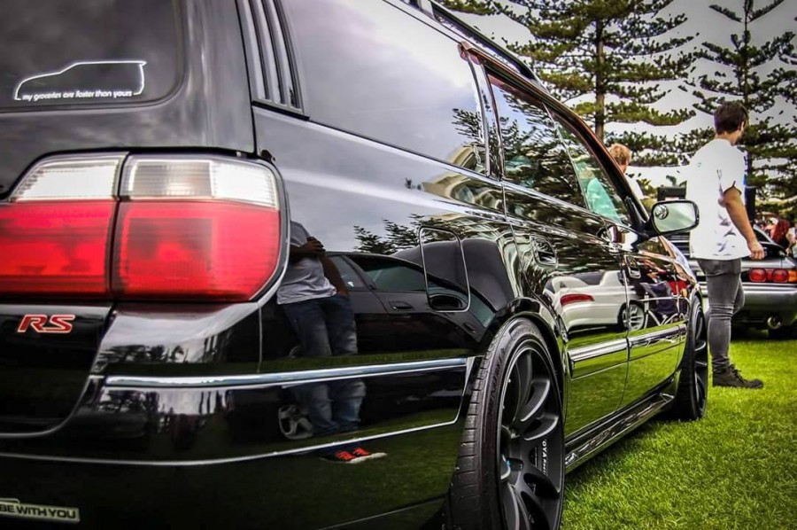 Nissan Stagea WC34 Series 2 roues Koya cr tek R18 9.5J ET18 235/40