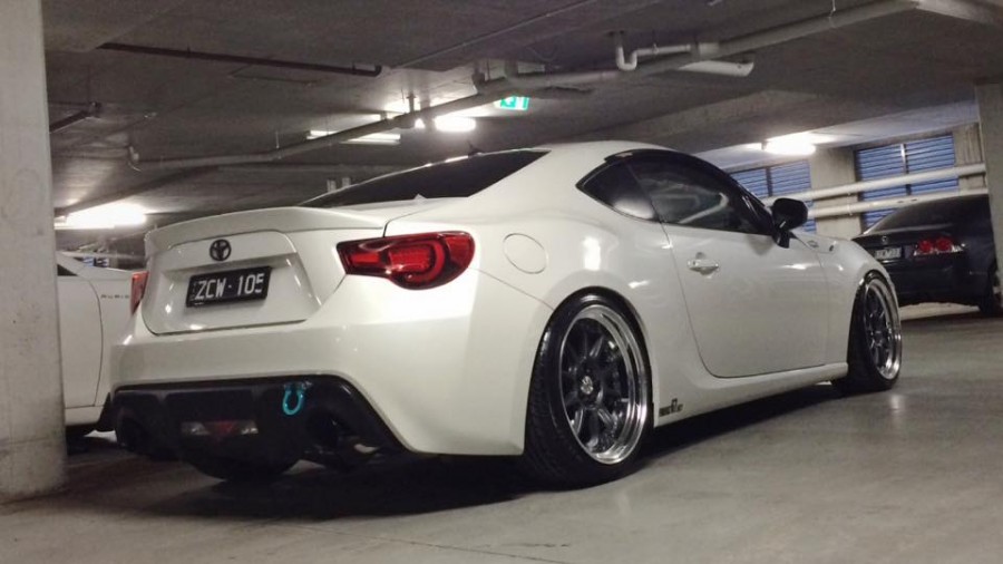 Scion FR-S roues SSR Professor SP3 R18 9J ET29 225/40 ET23