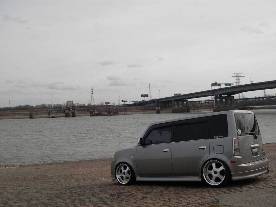 Scion xB roues Work Euroline FS R18 8.5J ET20 215/35 ET13