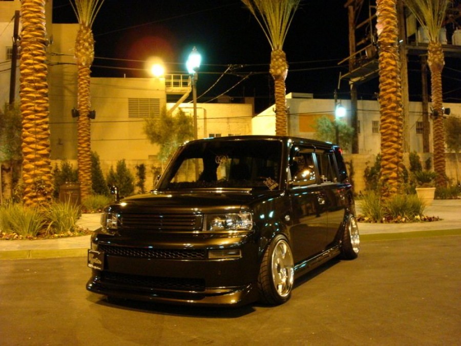 Scion xB roues SSR Vienna Dish R17 8J ET-19 205/40 9J ET-14