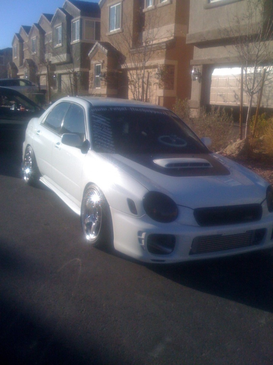 Subaru Impreza GD, GG roues Sportmax 050 R17 9J ET38 215/40