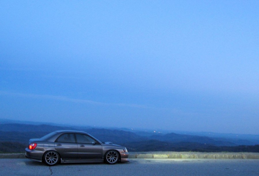 Subaru Impreza roues Rota G-force R18 9J ET30 235/40