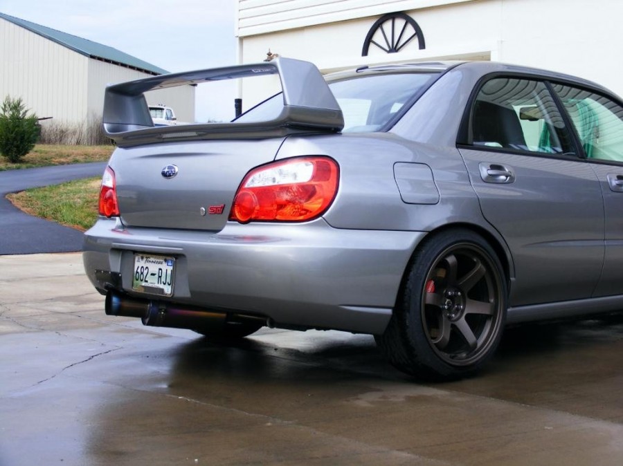 Subaru Impreza roues Rota Grid R18 9.5J ET38 235/40 WRX 