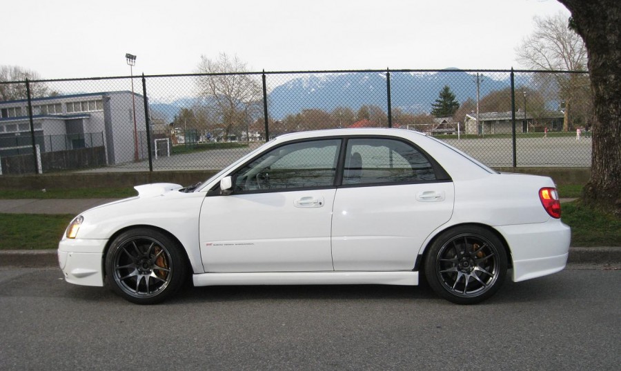 Subaru Impreza roues Rota Torque R R18 9.5J ET30 235/40 WRX STI 