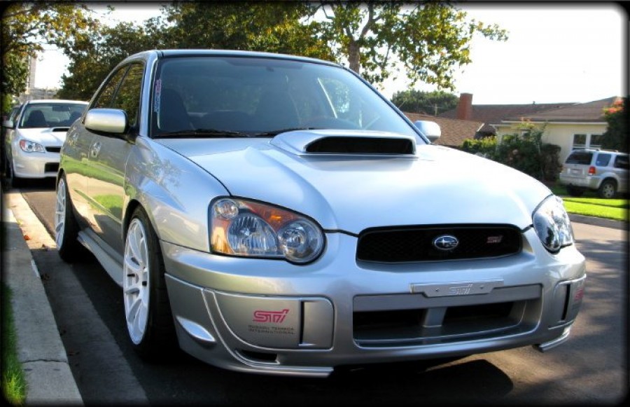 Subaru Impreza roues Rota G-force R18 9J ET35 235/40 WRX STI 
