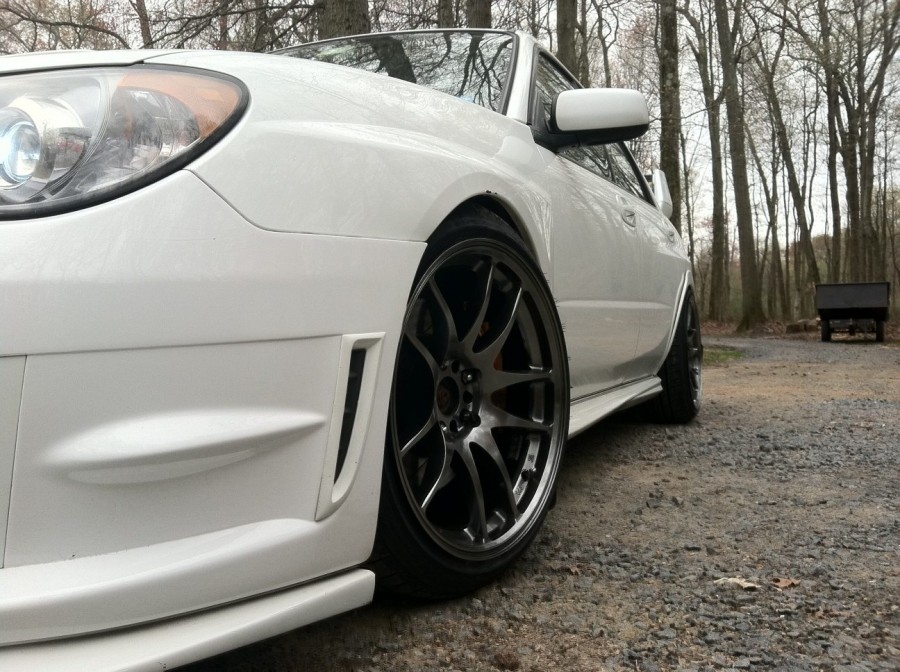 Subaru Impreza roues Rota Torque R18 9.5J ET28 225/40 WRX STI 