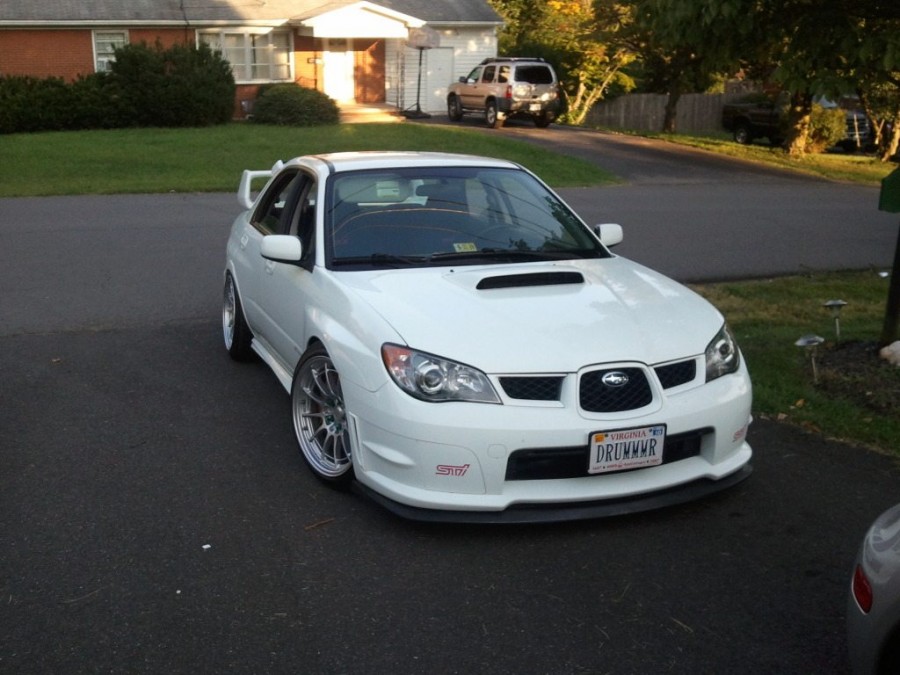 Subaru Impreza roues Enkei NT03+M R18 9.5J ET22 235/40 WRX STI 
