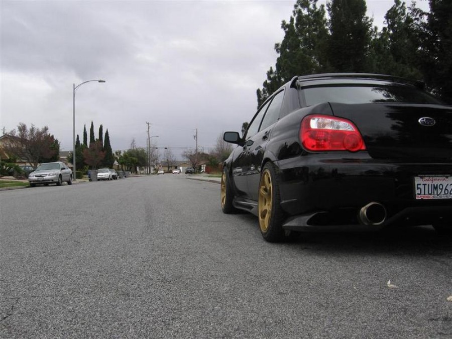Subaru Impreza roues Rota Boost R18 9J ET30 235/40 WRX STI 