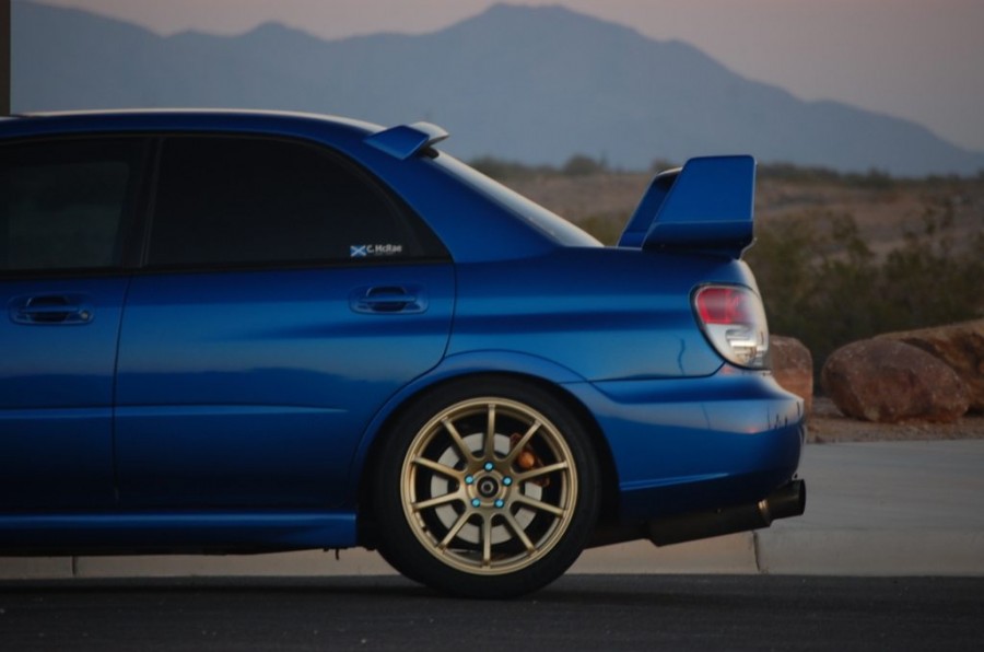 Subaru Impreza roues Rota G-force R18 9J ET30 235/40 WRX STI 