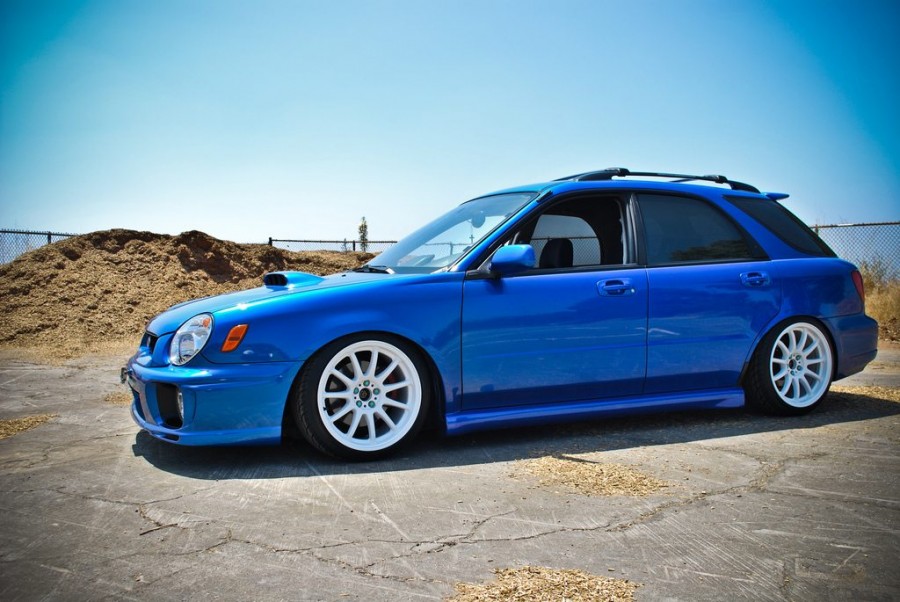 Subaru Impreza GD, GG roues Work Emotion 11R R17 9J ET28 215/40