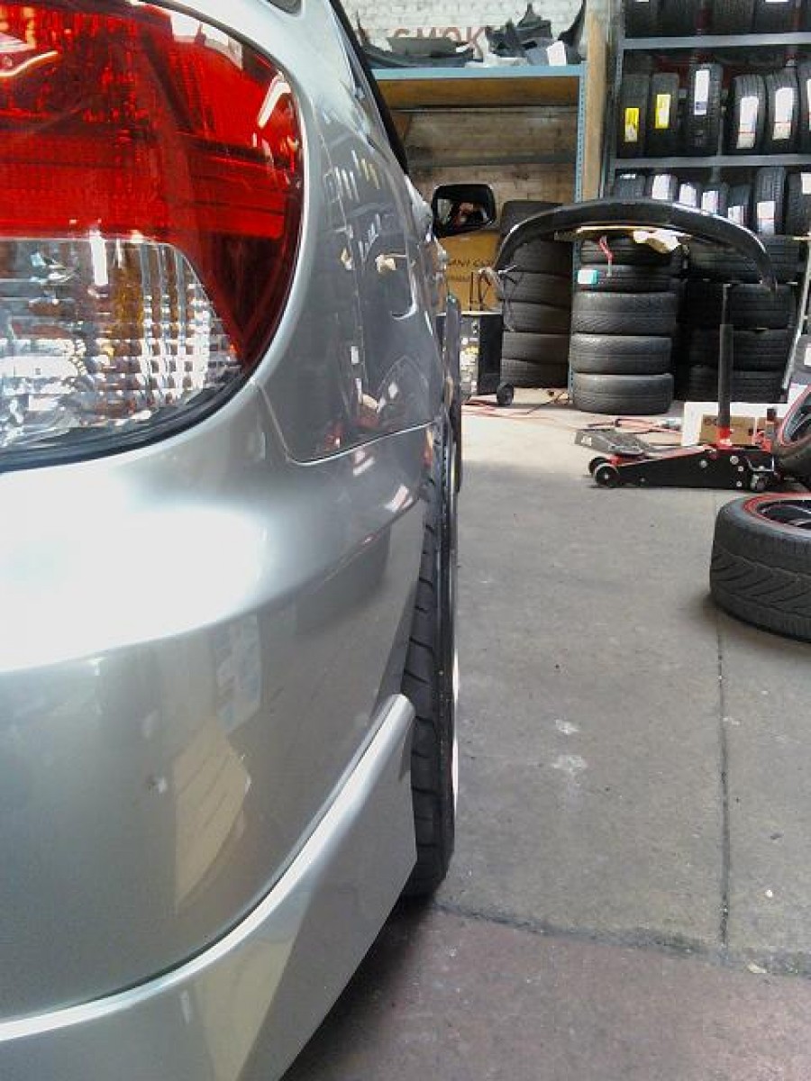 Subaru Impreza roues Rota Grid R18 10J ET32 255/35 WRX Wagon 