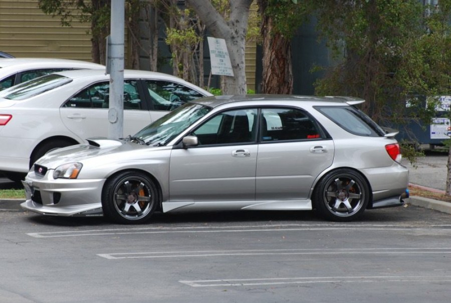 Subaru Impreza roues Rota Grid R18 10J ET32 255/35 WRX Wagon 