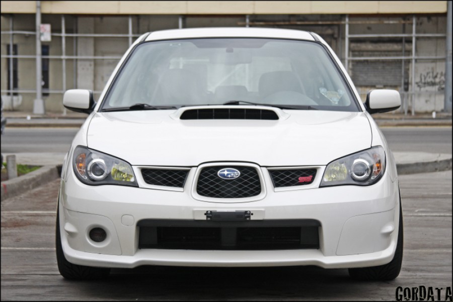 Subaru Impreza roues Rota G-force R18 9J ET35 225/40 WRX Wagon 